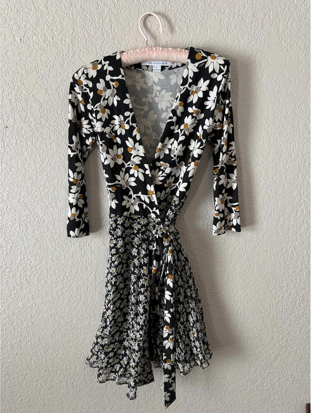 100% Silk Diane von Furstenberg Wrap Dress - Irina - Black/White Floral Size 2